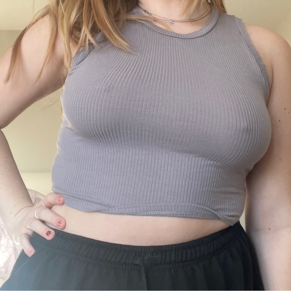 Gray tank - Picture 1 of 4